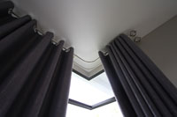 j01-curtain mantana srinakarin 01